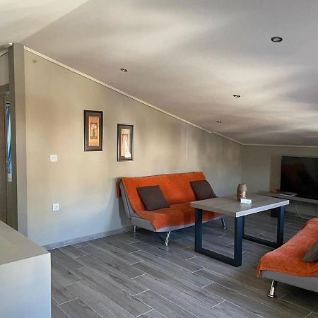Aretoysa Center Luxury Suites 2 Néa Péramos Dış mekan fotoğraf