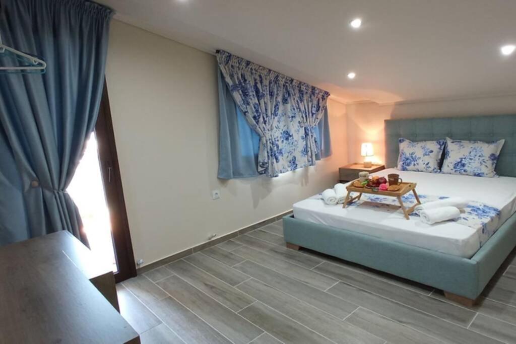 Aretoysa Center Luxury Suites 2 Néa Péramos Dış mekan fotoğraf