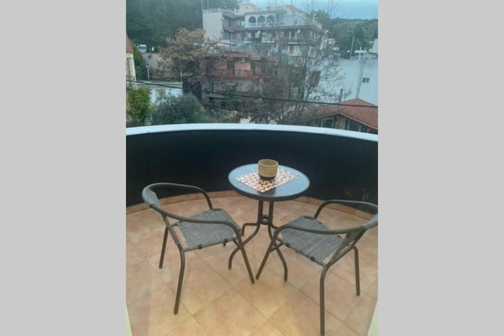 Aretoysa Center Luxury Suites 2 Néa Péramos Dış mekan fotoğraf