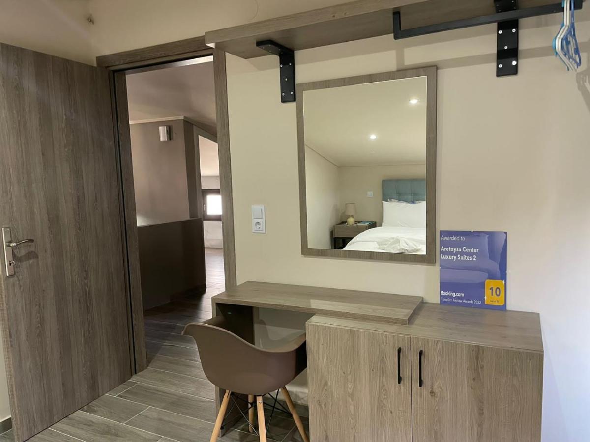 Aretoysa Center Luxury Suites 2 Néa Péramos Dış mekan fotoğraf