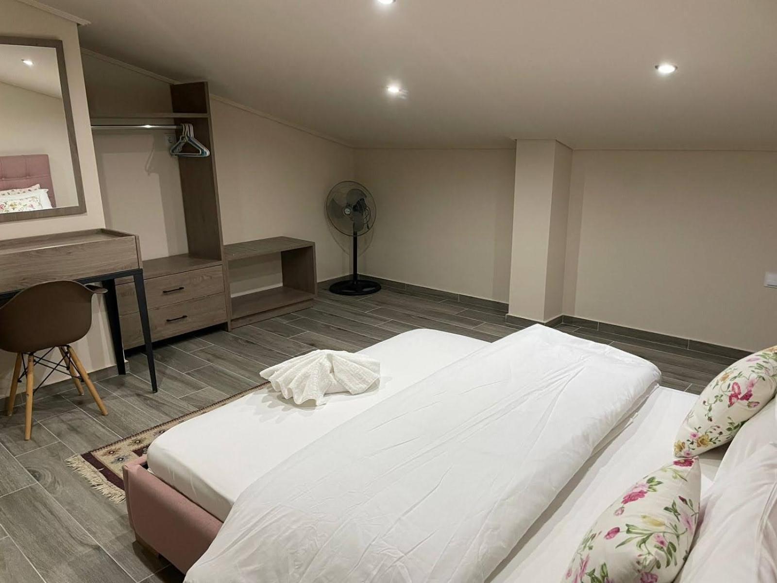 Aretoysa Center Luxury Suites 2 Néa Péramos Dış mekan fotoğraf